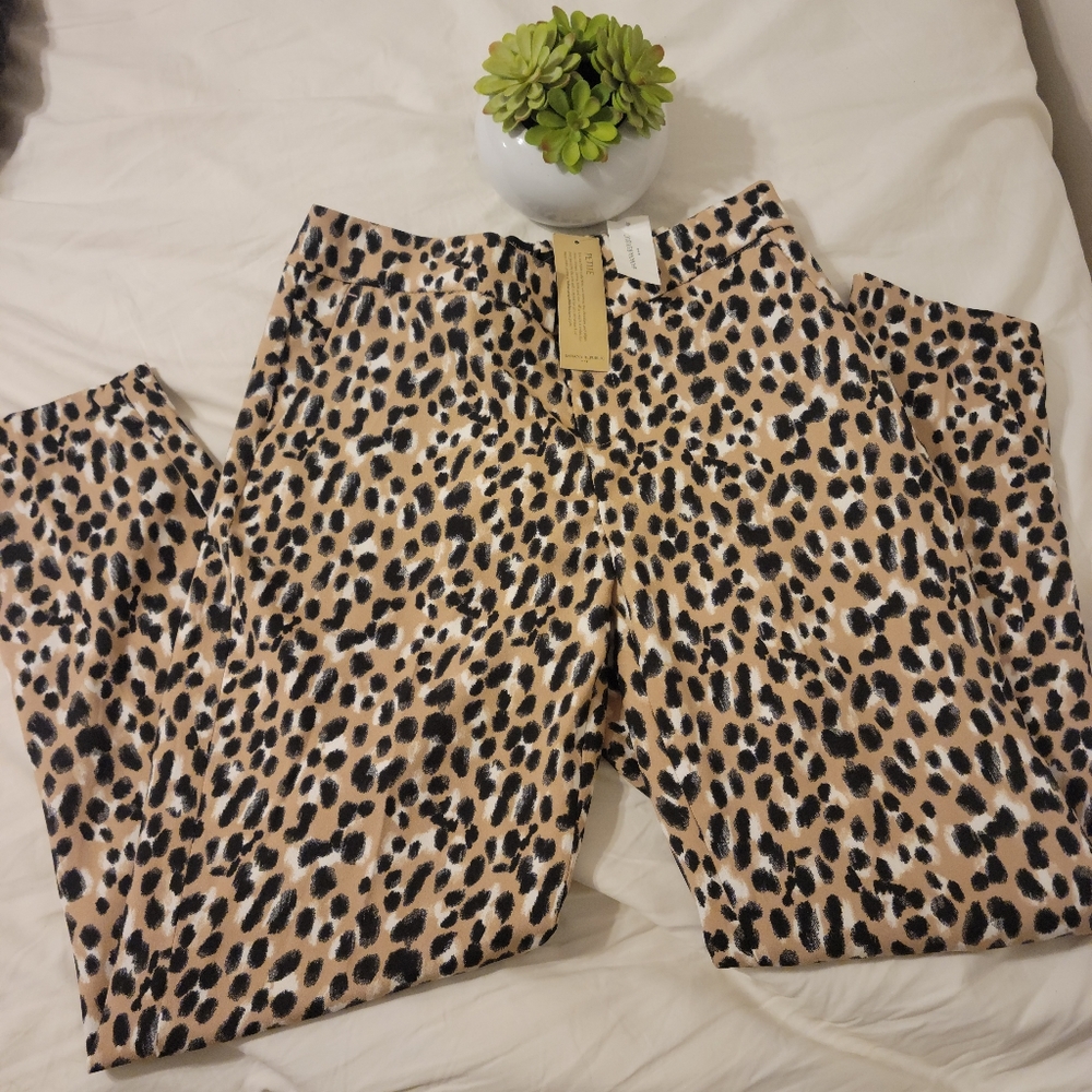 NWT Banana Republic pants Size 0 petite. Polyester